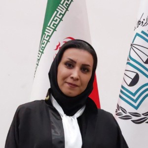 نفیسه یزدی وکیل پایه یک دادگستری و مشاور حقوقی